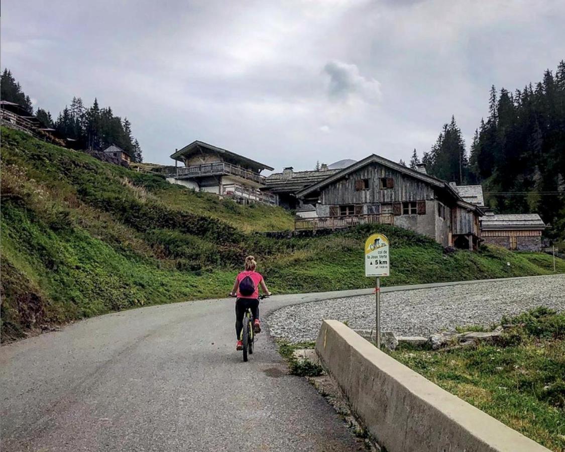 Micro-Lodge, Le Petit Nid D'Amour Montriond Esterno foto